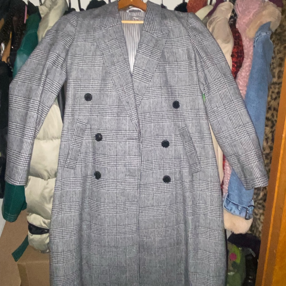 Gorgeous & chic pea coat in size S. Brand new without tag. Literally never worn